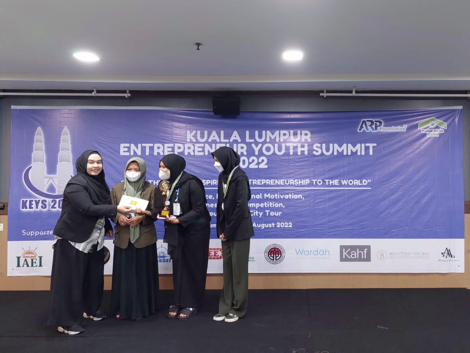 MAN 2 Model Medan Raih Juara 3 Business Plan Competition Kuala Lumpur