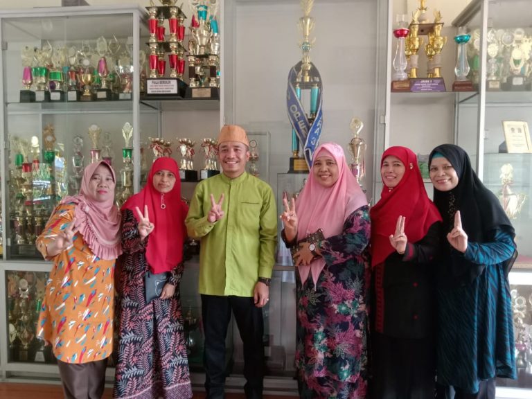 Guru MAN 2 Model Medan Komitmen Cetak Qari Internasional | Welcome to
